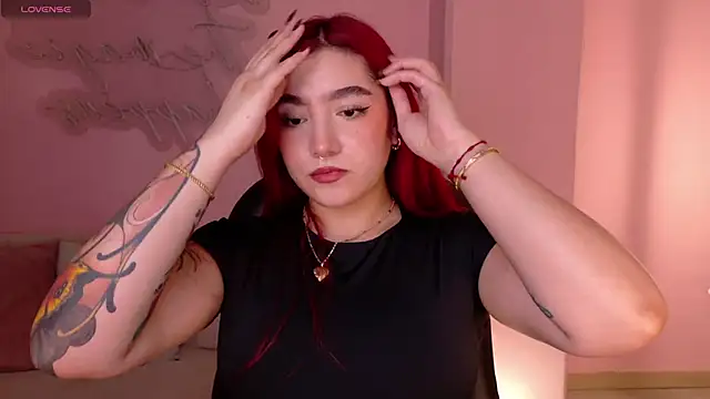 Snapshot of ViolettCastel chatting on 3, 12, 2025 ViolettCastel online show from 3, 12, 2025