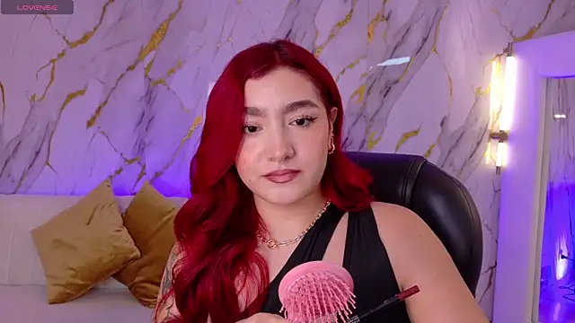 Snapshot of ViolettCastel chatting on 19, 12, 2025 ViolettCastel online show from 19, 12, 2025