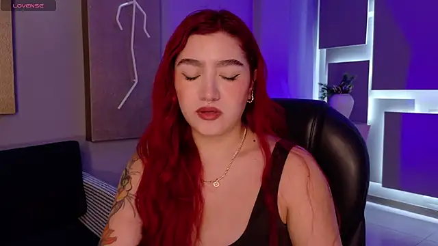 Snapshot of ViolettCastel chatting on 21, 12, 2025 ViolettCastel online show from 21, 12, 2025