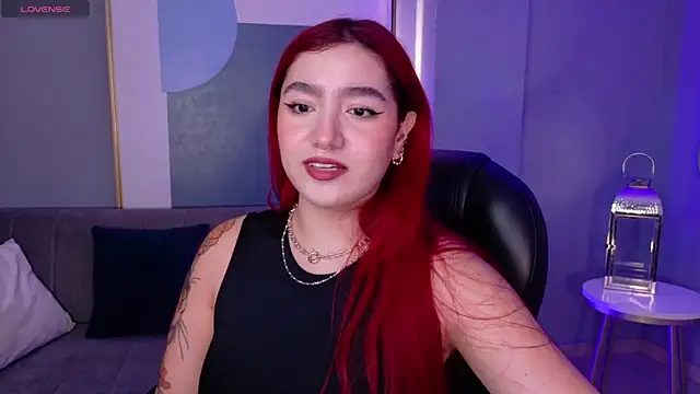 Snapshot of ViolettCastel chatting on 6, 1, 2026 ViolettCastel online show from 6, 1, 2026