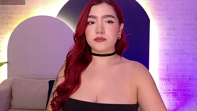 ViolettCastel online show from 5, 3, 2026