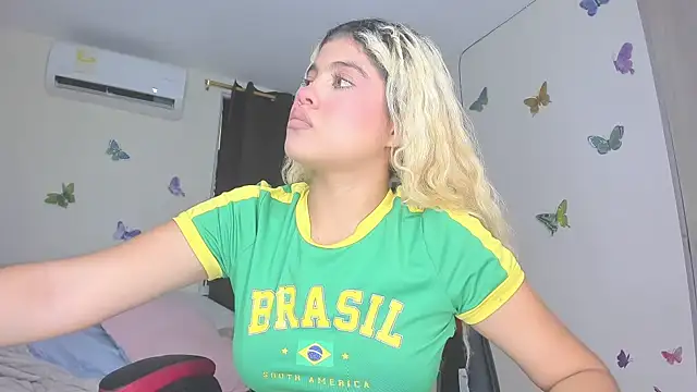 sofiacastillo01 online show from 15, 11, 2025