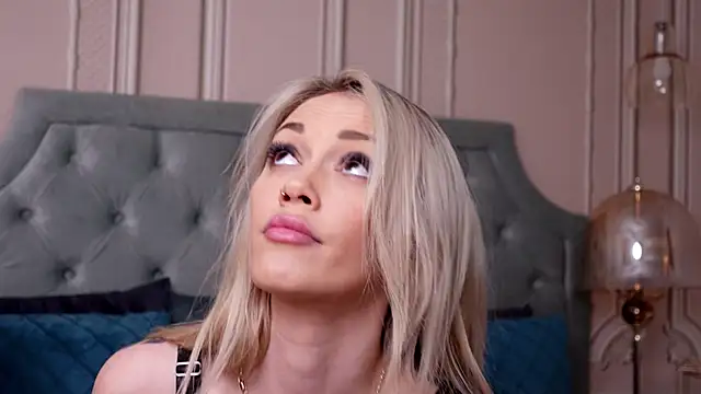 Snapshot of LucyAddison chatting on 29, 1, 2025 LucyAddison online show from 29, 1, 2025
