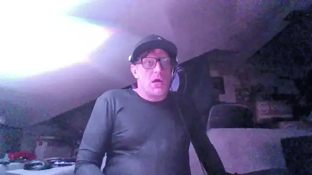 Bigthroaterboy online show from 27, 10, 2025