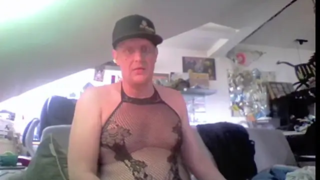 Snapshot of Bigthroaterboy chatting on 11, 6, 2026 Bigthroaterboy online show from 11, 6, 2026
