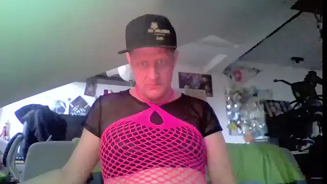 Snapshot of Bigthroaterboy chatting on 12, 6, 2026 Bigthroaterboy online show from 12, 6, 2026