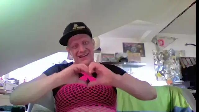 Snapshot of Bigthroaterboy chatting on 13, 6, 2026 Bigthroaterboy online show from 13, 6, 2026