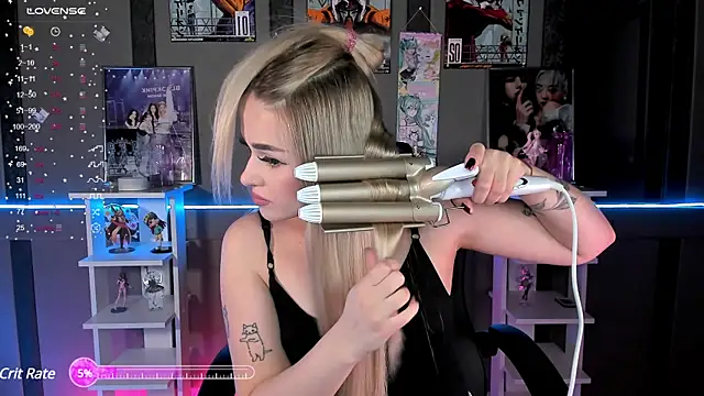 Ellen Soft online show from 4, 3, 2025