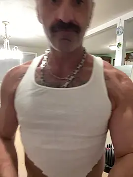 Snapshot of DaddySnowXX chatting on 10, 4, 2026 DaddySnowXX online show from 10, 4, 2026