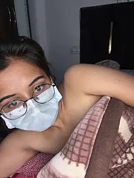 Snapshot of HotIndianCouple__8 chatting on 4, 1, 2025 HotIndianCouple 8 online show from 4, 1, 2025