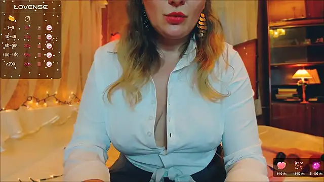 Snapshot of Your_Julia_Burns chatting on 13, 12, 2024 Your Julia Burns online show from 13, 12, 2024