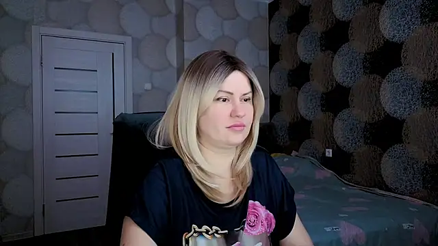 Snapshot of natusik chatting on 5, 2, 2025 natusik online show from 5, 2, 2025