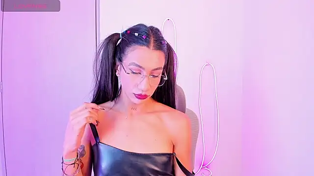 sofiaa grey  online show from 19, 12, 2025