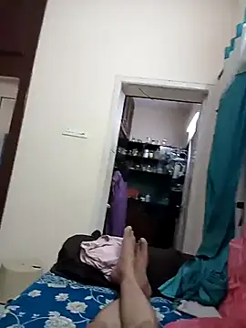 AUNTY1984 online show from 8, 5, 2026