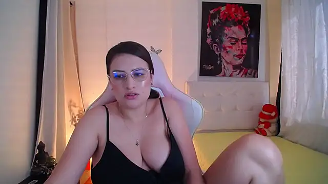 esmeraldaa230 online show from 14, 1, 2025