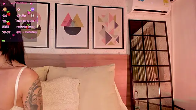 LunaRuso online show from 9, 3, 2026