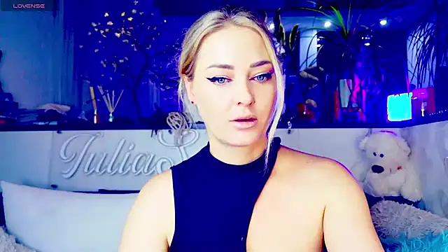  JuliaSpace  online show from 9, 11, 2025