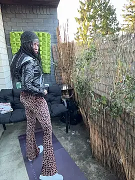 Shantel-Olivia online show from 15, 12, 2025