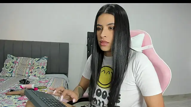 Snapshot of _elektrah chatting on 20, 2, 2025 elektrah online show from 20, 2, 2025