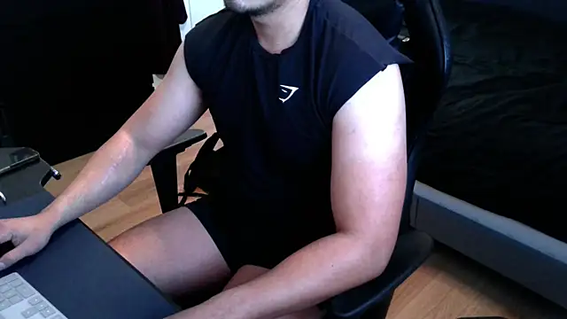 Snapshot of charlie_s2534 chatting on 18, 1, 2026 charlie s2534 online show from 18, 1, 2026