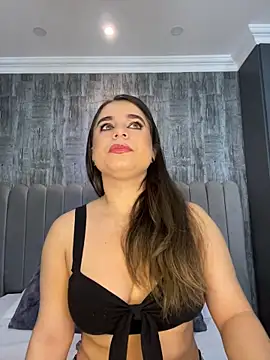 ThaniaJones online show from 17, 2, 2026