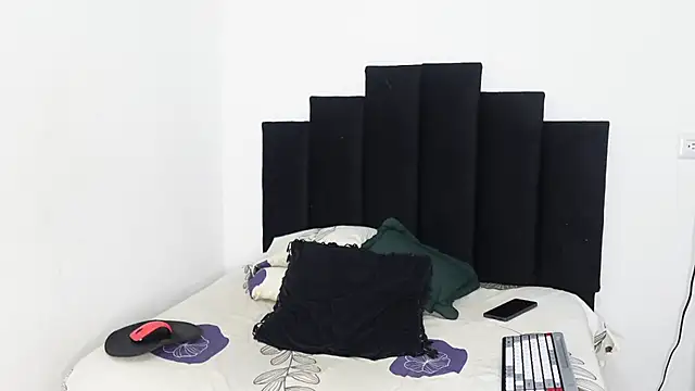 Snapshot of khloe_kaczka_ chatting on 19, 2, 2025 khloe kaczka online show from 19, 2, 2025