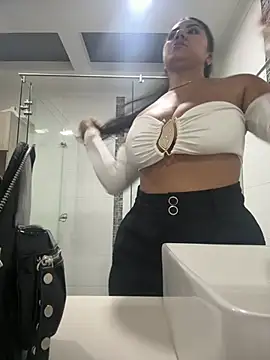 Snapshot of PaulinaDuarte chatting on 10, 7, 2026 PaulinaDuarte online show from 10, 7, 2026