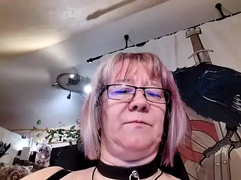 Snapshot of TittenMichelle chatting on 6, 5, 2026 TittenMichelle online show from 6, 5, 2026