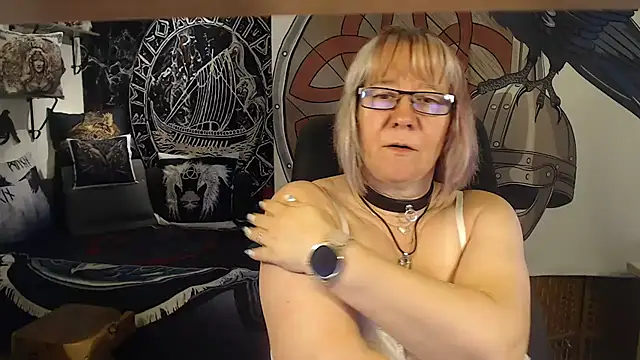 Snapshot of TittenMichelle chatting on 7, 7, 2026 TittenMichelle online show from 7, 7, 2026