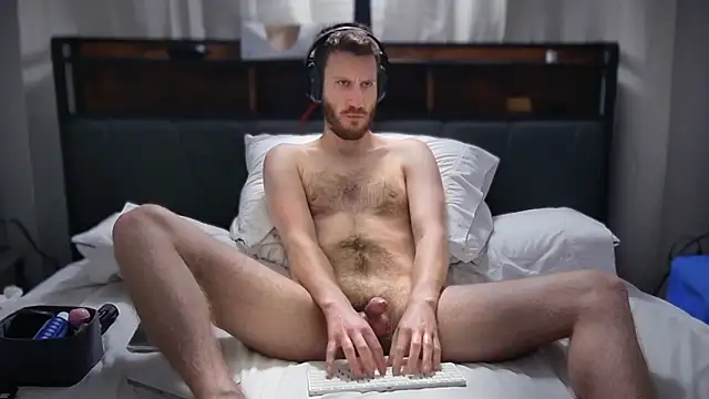 Snapshot of SpunDaddiesBoi chatting on 24, 12, 2024 SpunDaddiesBoi online show from 24, 12, 2024