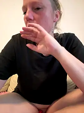 MoniqueLaFee online show from 11, 9, 2025