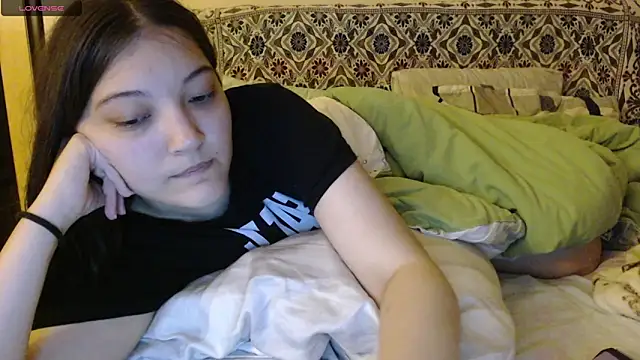 Snapshot of AlisaDevis chatting on 7, 10, 2025 AlisaDevis online show from 7, 10, 2025