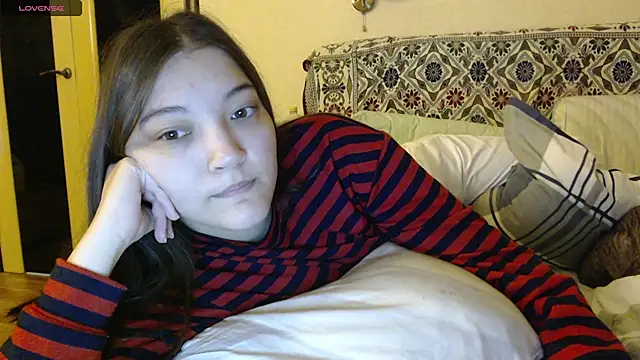 Snapshot of AlisaDevis chatting on 19, 10, 2025 AlisaDevis online show from 19, 10, 2025