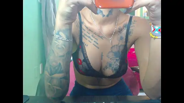 Snapshot of lorenapinto chatting on 24, 7, 2026 lorenapinto online show from 24, 7, 2026