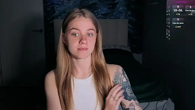 Snapshot of candy_maggie chatting on 15, 5, 2026 candy maggie online show from 15, 5, 2026