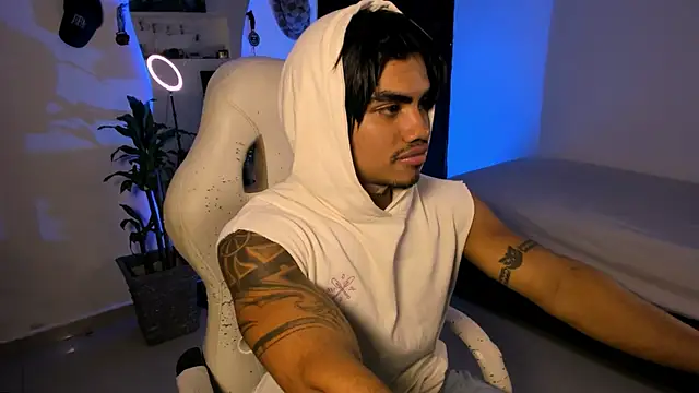 Young laroi online show from 13, 12, 2024