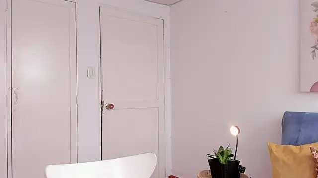 Snapshot of cuddlingbunny chatting on 7, 5, 2026 cuddlingbunny online show from 7, 5, 2026