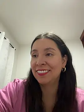 Snapshot of emely_sexx20 chatting on 21, 4, 2026 emely sexx20 online show from 21, 4, 2026