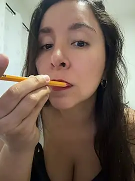 Snapshot of emely_sexx20 chatting on 30, 4, 2026 emely sexx20 online show from 30, 4, 2026