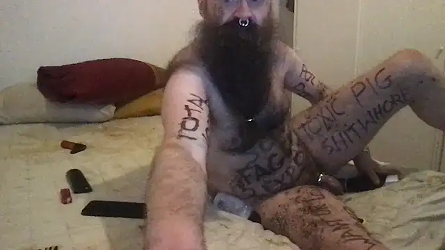 Snapshot of JunkieShitPig chatting on 21, 3, 2025 JunkieShitPig online show from 21, 3, 2025