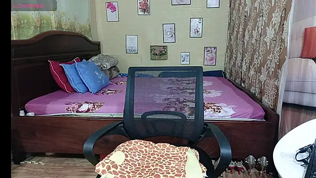 Snapshot of Lanian_99 chatting on 6, 11, 2025 Lanian 99 online show from 6, 11, 2025