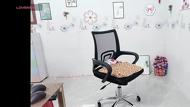 Snapshot of Lanian_99 chatting on 8, 3, 2026 Lanian 99 online show from 8, 3, 2026