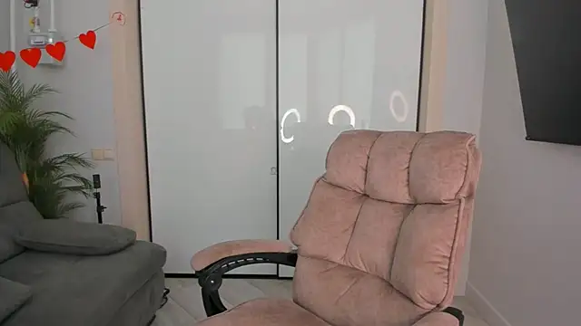 Snapshot of helen_ramsay chatting on 20, 6, 2026 helen ramsay online show from 20, 6, 2026