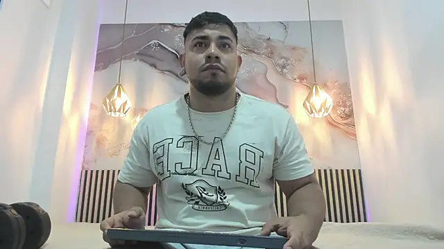 Snapshot of BrianMalonee chatting on 7, 2, 2026 BrianMalonee online show from 7, 2, 2026