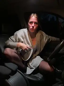 Snapshot of selenaluvv chatting on 26, 12, 2024 selenaluvv online show from 26, 12, 2024