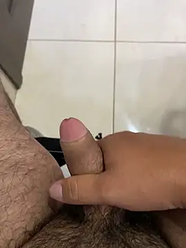 Snapshot of leocardenaz chatting on 10, 4, 2026 leocardenaz online show from 10, 4, 2026