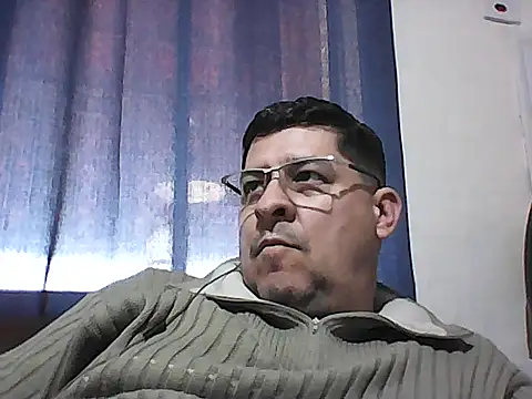 Snapshot of karatecobrakay2012 chatting on 2, 7, 2026 karatecobrakay2012 online show from 2, 7, 2026