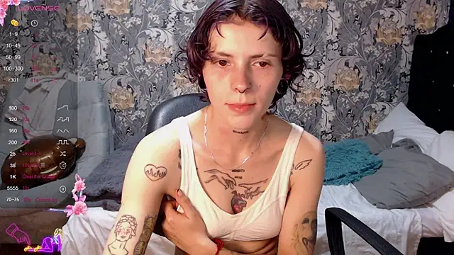 Snapshot of pretty_cristal69 chatting on 10, 6, 2026 pretty cristal69 online show from 10, 6, 2026