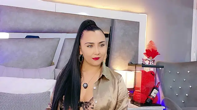 Evangeline Taylorr online show from 9, 10, 2025