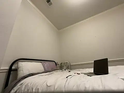 Snapshot of magicalc00ch chatting on 28, 5, 2026 magicalc00ch online show from 28, 5, 2026
